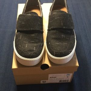 Toms black dotted wool suede shoes women’s size 9